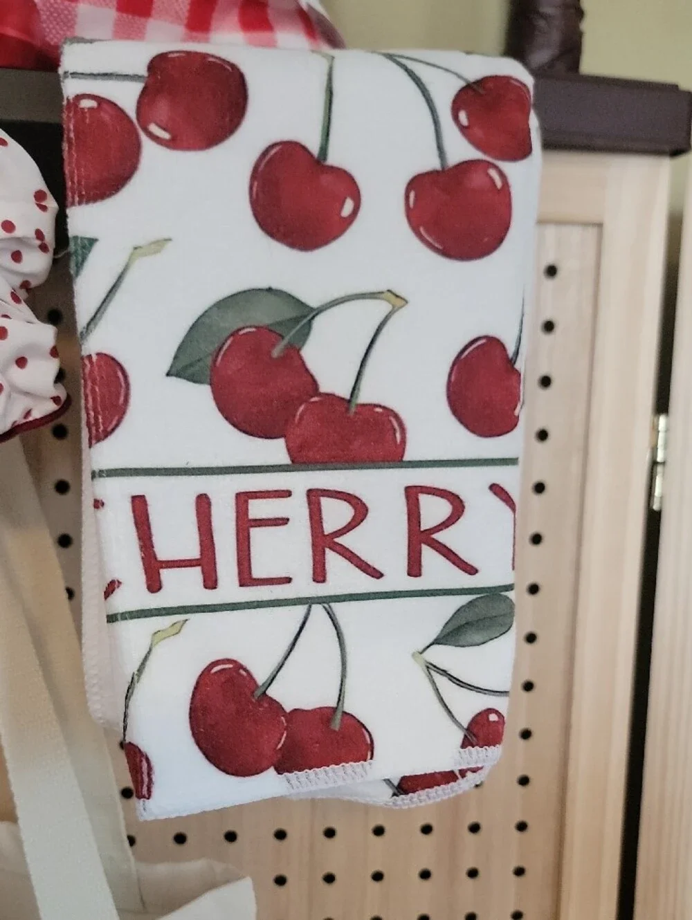 GIFTABLE TOTES Cherry Print Tote and PILLOW Linen Set - Red and Green